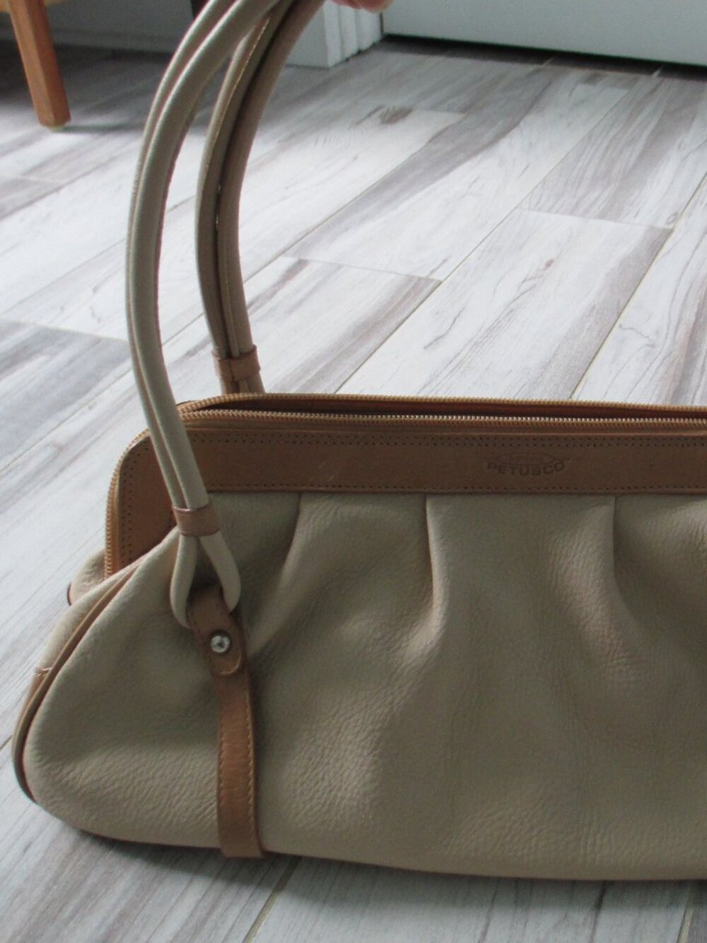 Petusco leather bag